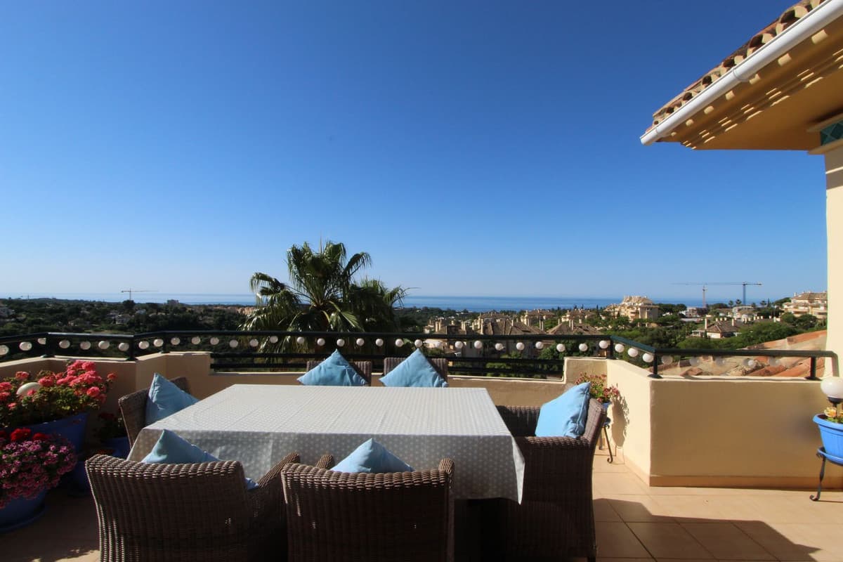 Penthouse Duplex in Elviria — photo 10 of 10