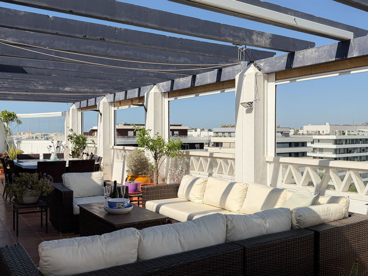Penthouse in La Campana — photo 1 of 10