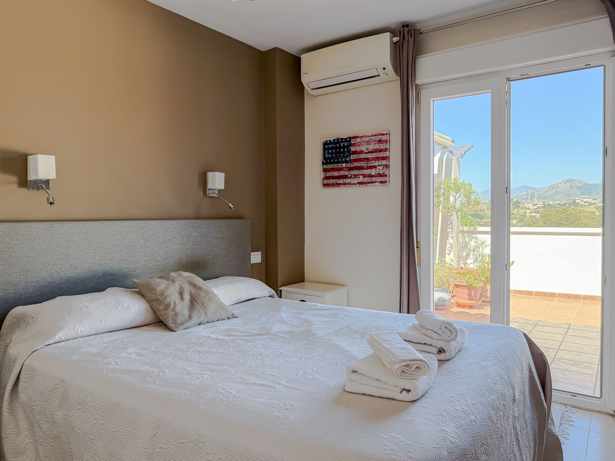 Penthouse in La Campana — photo 4 of 10