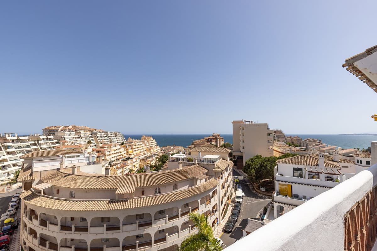 Penthouse in Torrequebrada — photo 1 of 10