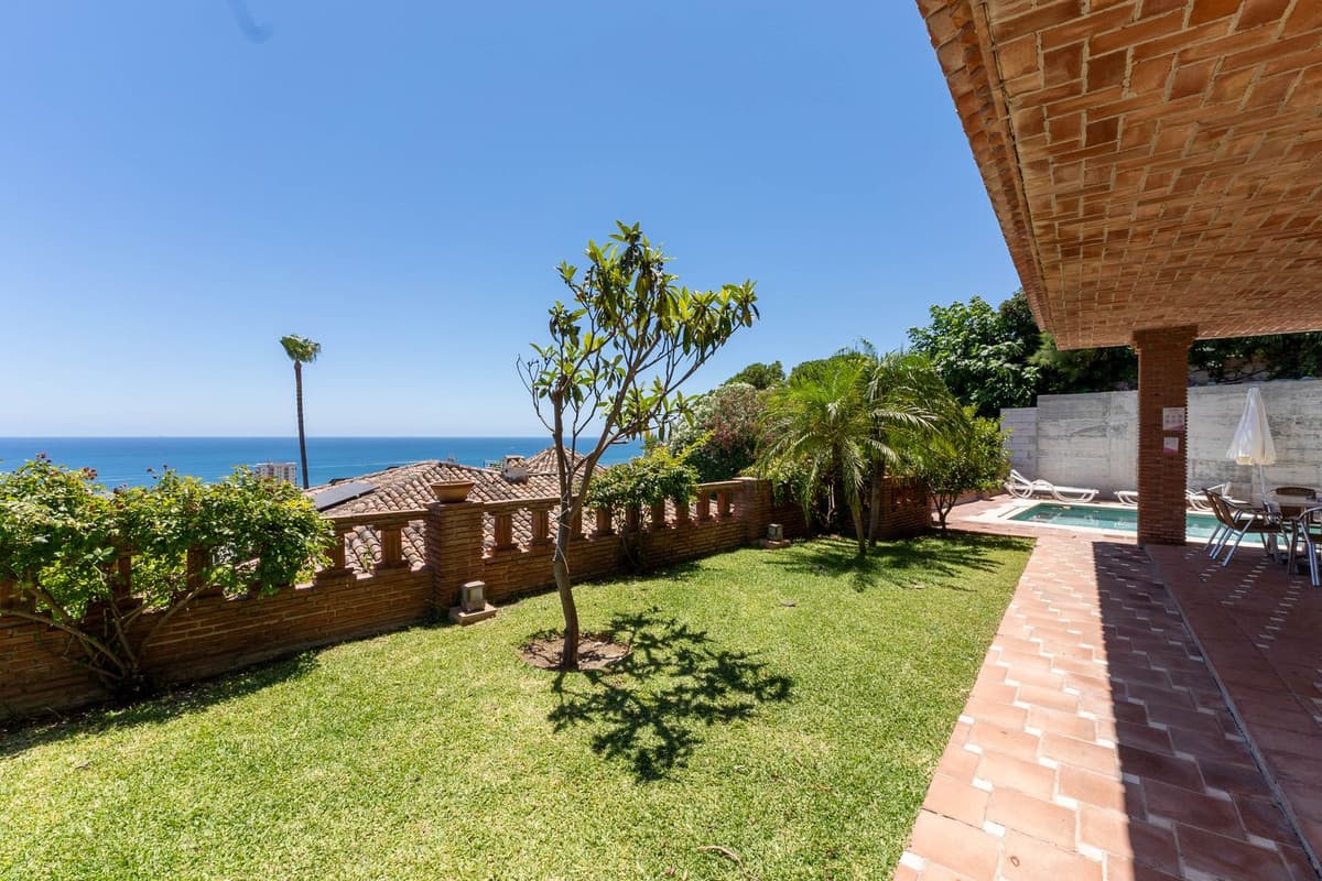 Detached Villa in Riviera del Sol — photo 2 of 10