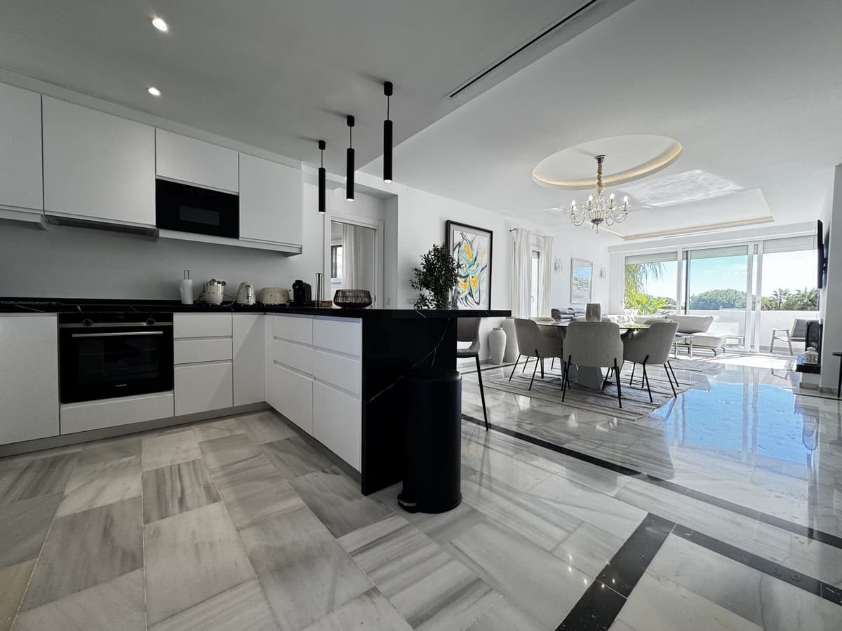 Penthouse Duplex in Puerto Banús — photo 2 of 10