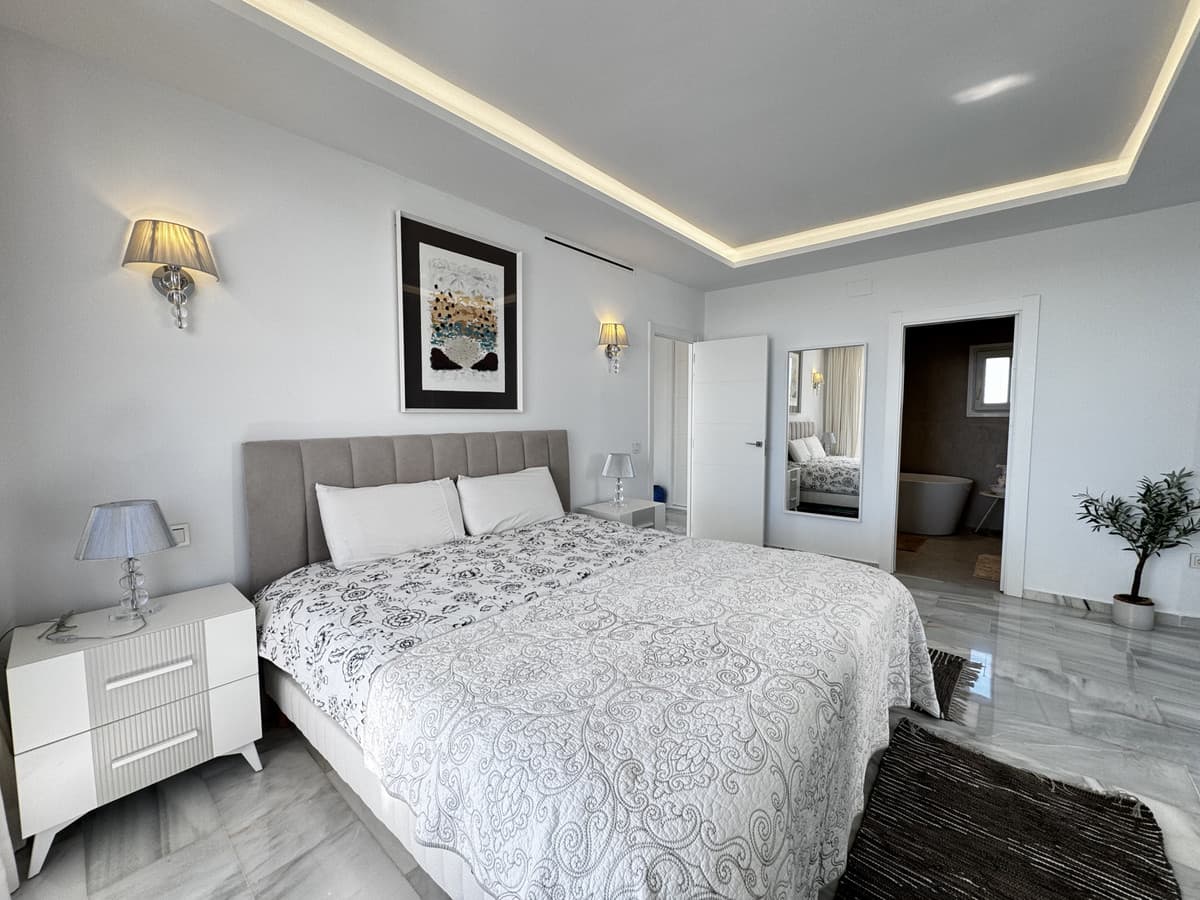 Penthouse Duplex in Puerto Banús — photo 5 of 10
