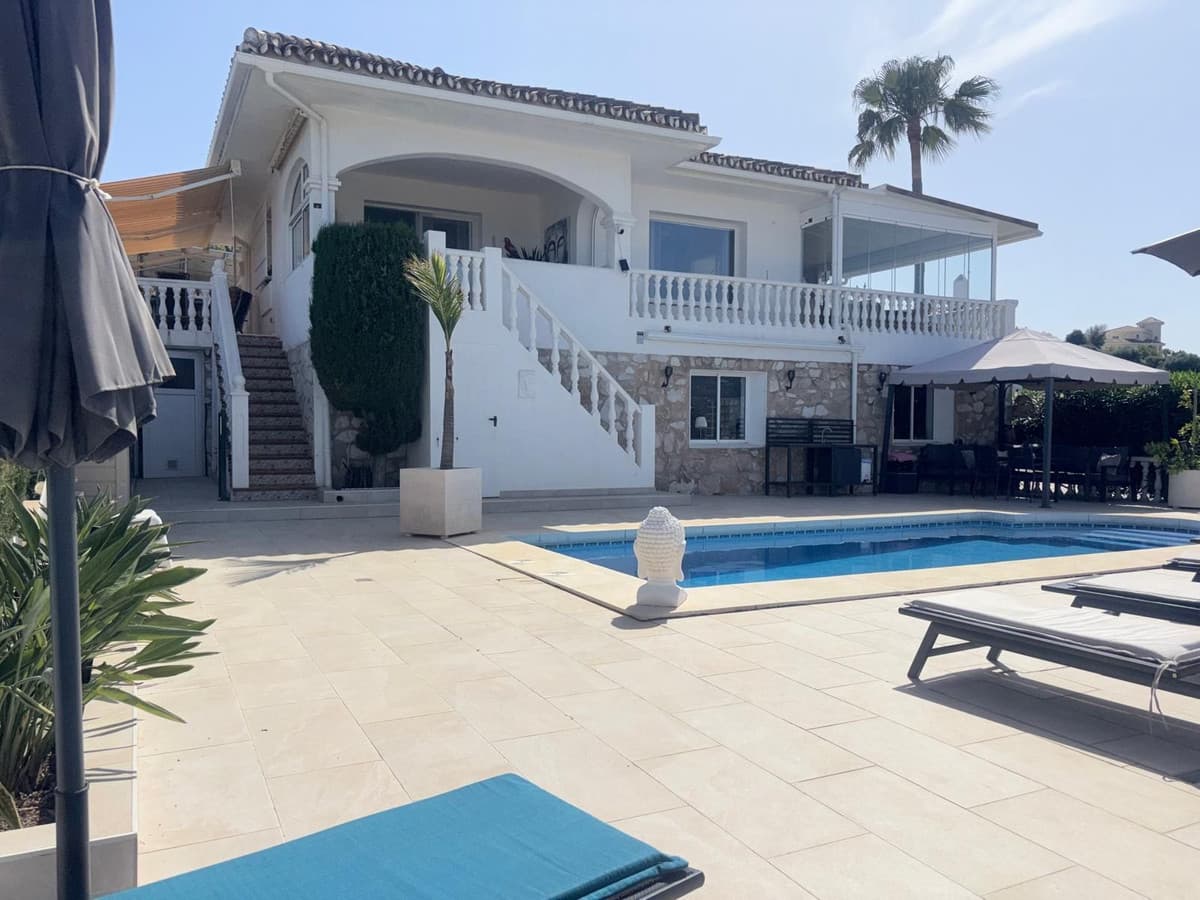 Detached Villa in Cerros del Aguila — photo 3 of 10