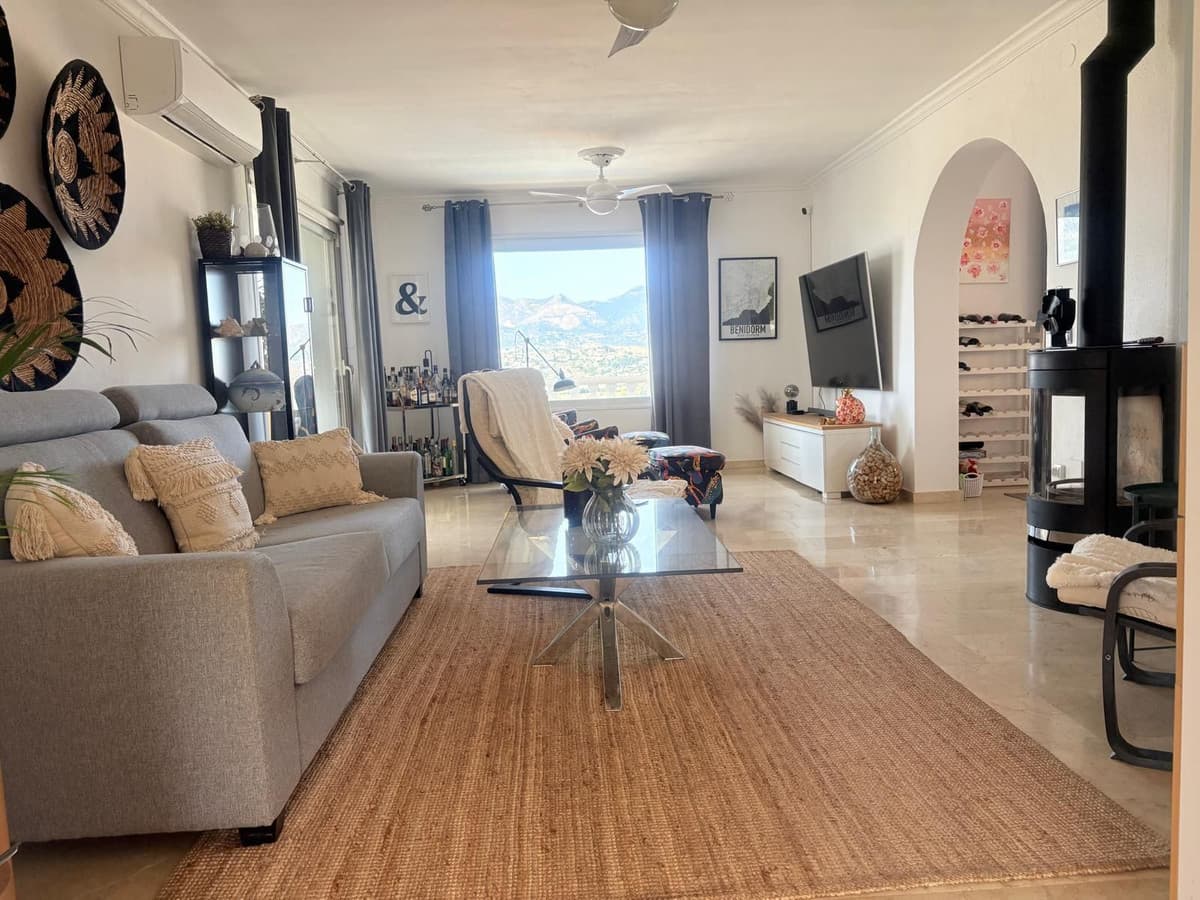 Detached Villa in Cerros del Aguila — photo 4 of 10
