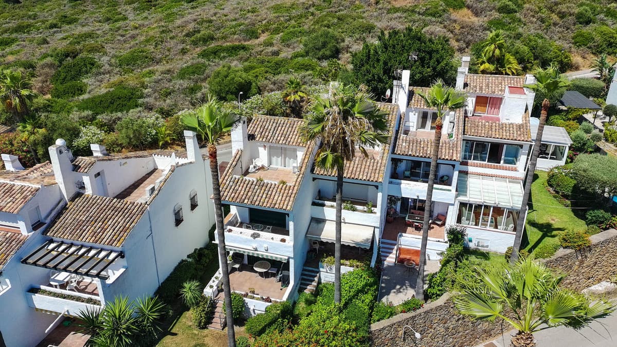 Townhouse in La Duquesa — photo 3 of 10