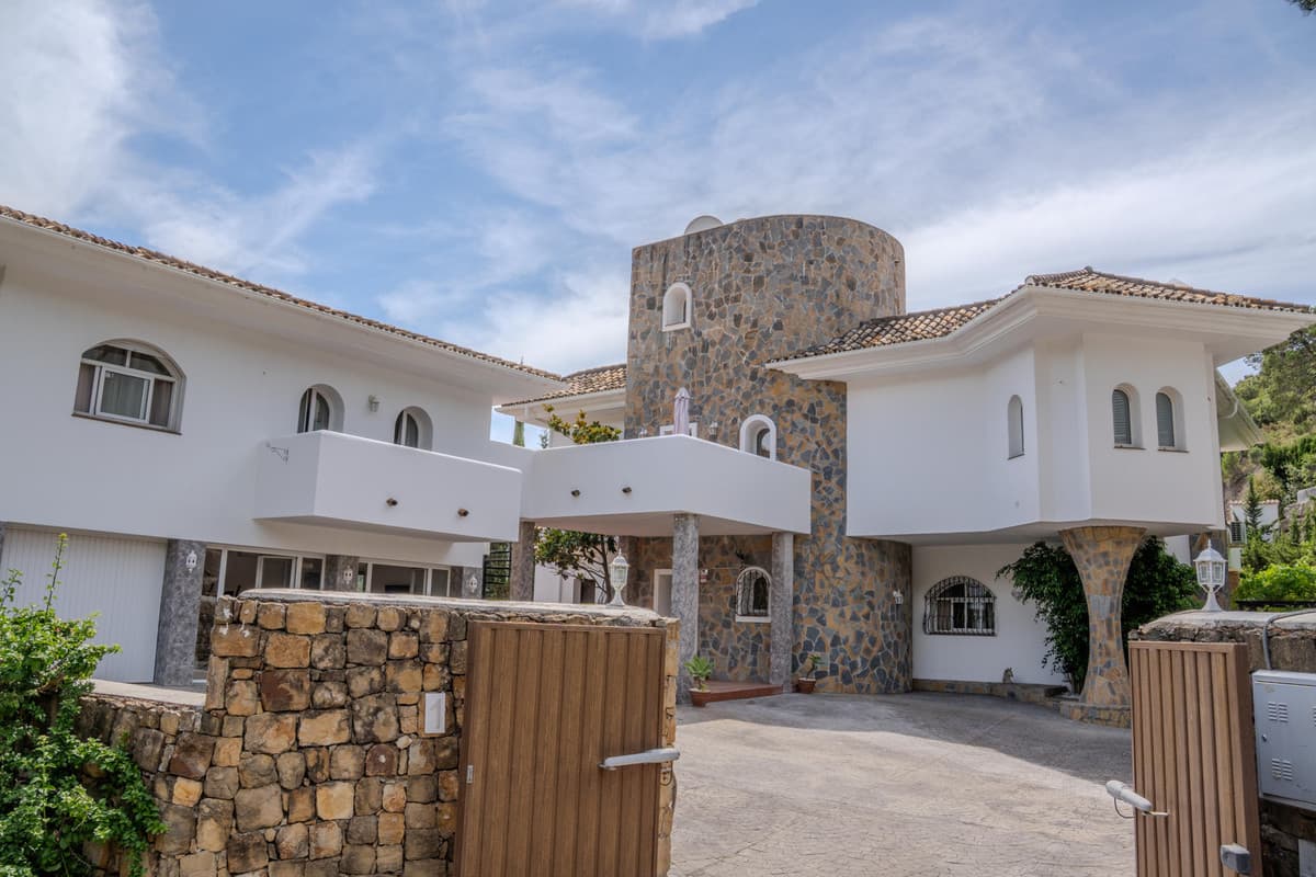 Detached Villa in Benahavís — photo 9 of 10