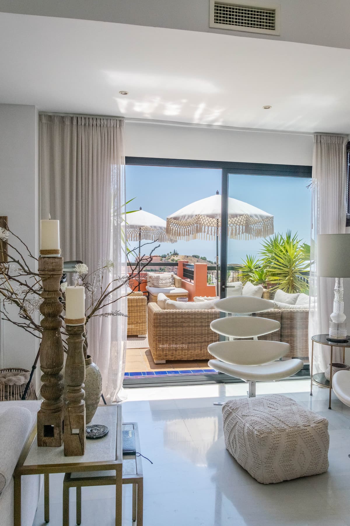 Penthouse Duplex in Calahonda — photo 2 of 10