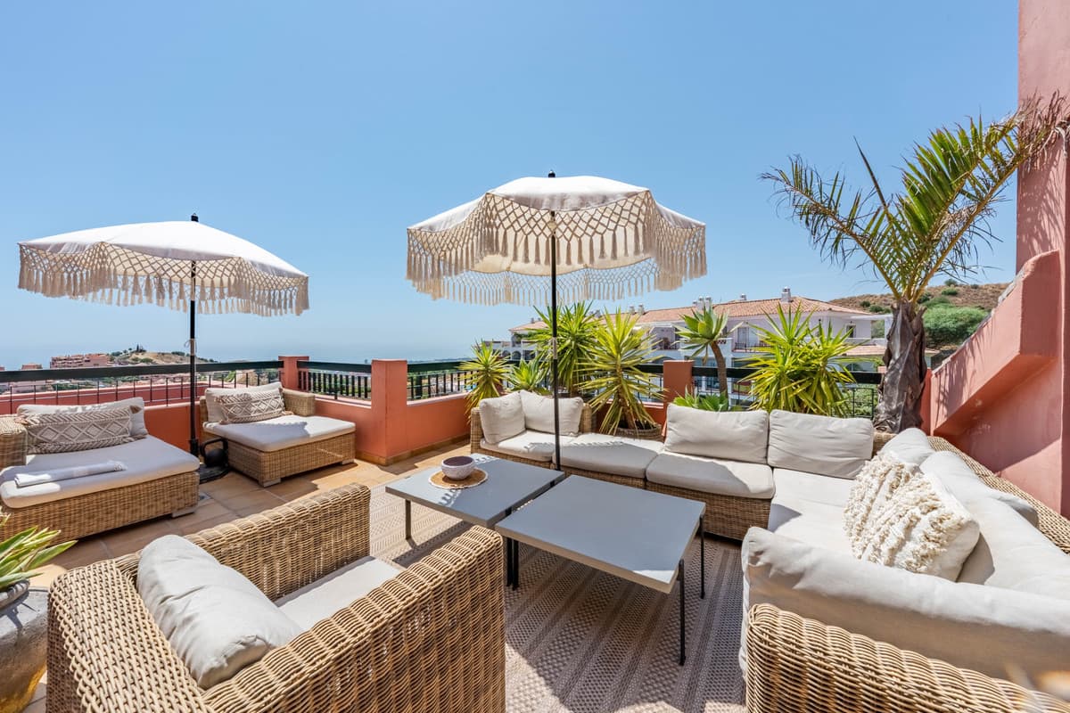 Penthouse Duplex in Calahonda — photo 7 of 10