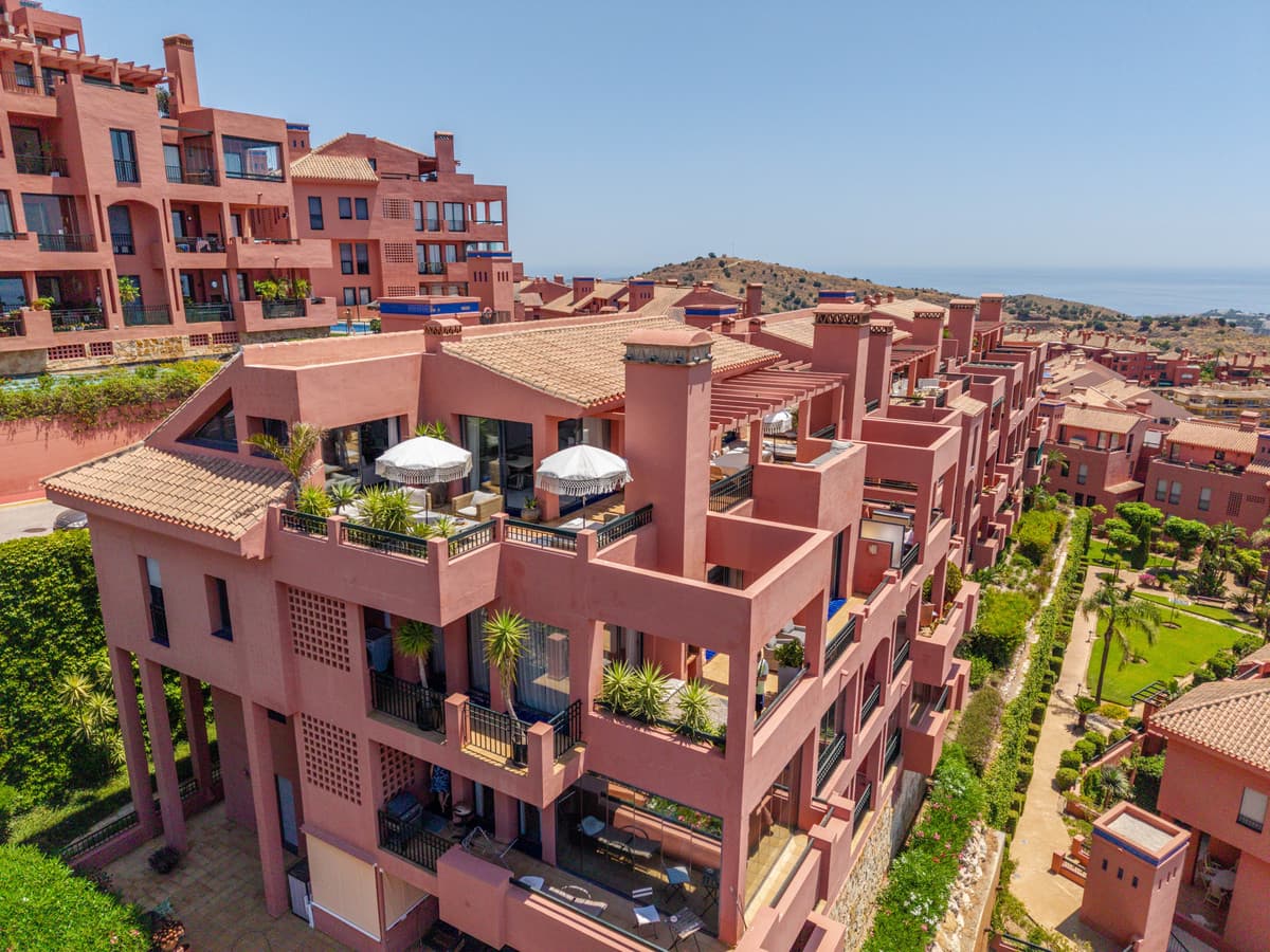 Penthouse Duplex in Calahonda — photo 9 of 10