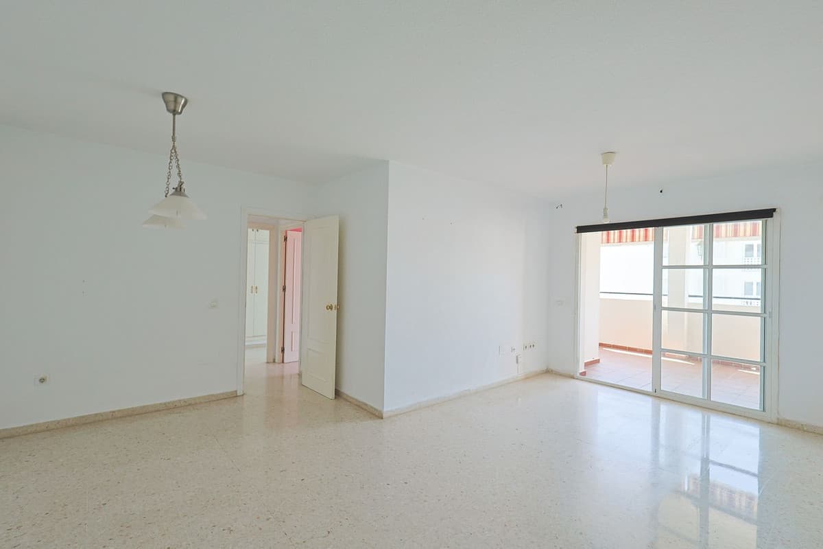 Middle Floor Apartment in Arroyo de la Miel — photo 3 of 10