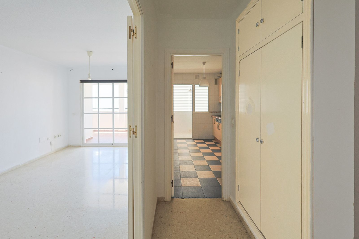 Middle Floor Apartment in Arroyo de la Miel — photo 6 of 10