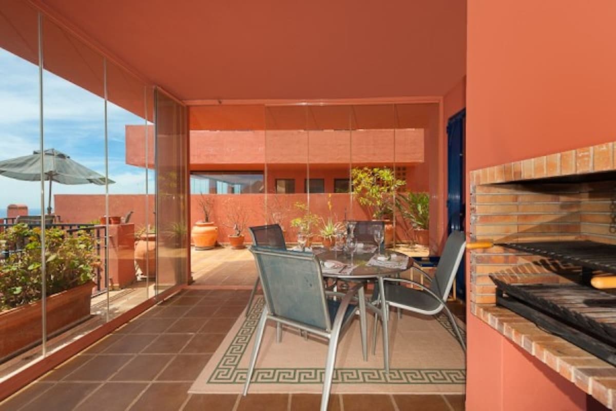 Middle Floor Apartment in Calahonda — photo 9 of 10