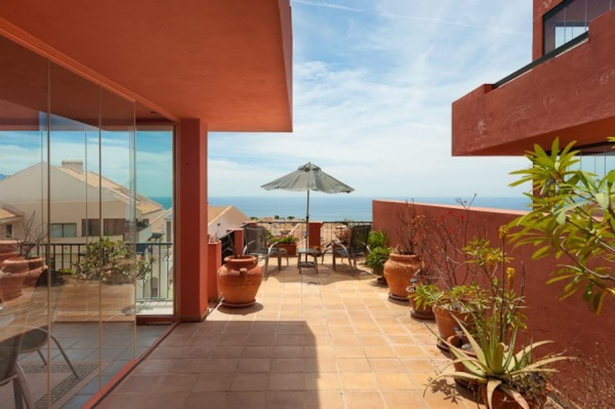Middle Floor Apartment in Calahonda — photo 10 of 10