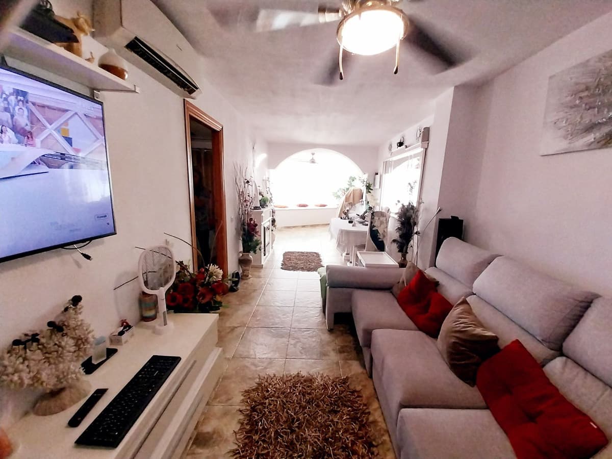 Duplex in Las Lagunas — photo 9 of 10