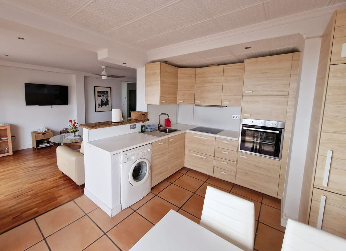 Middle Floor Apartment in Estepona — photo 4 of 10