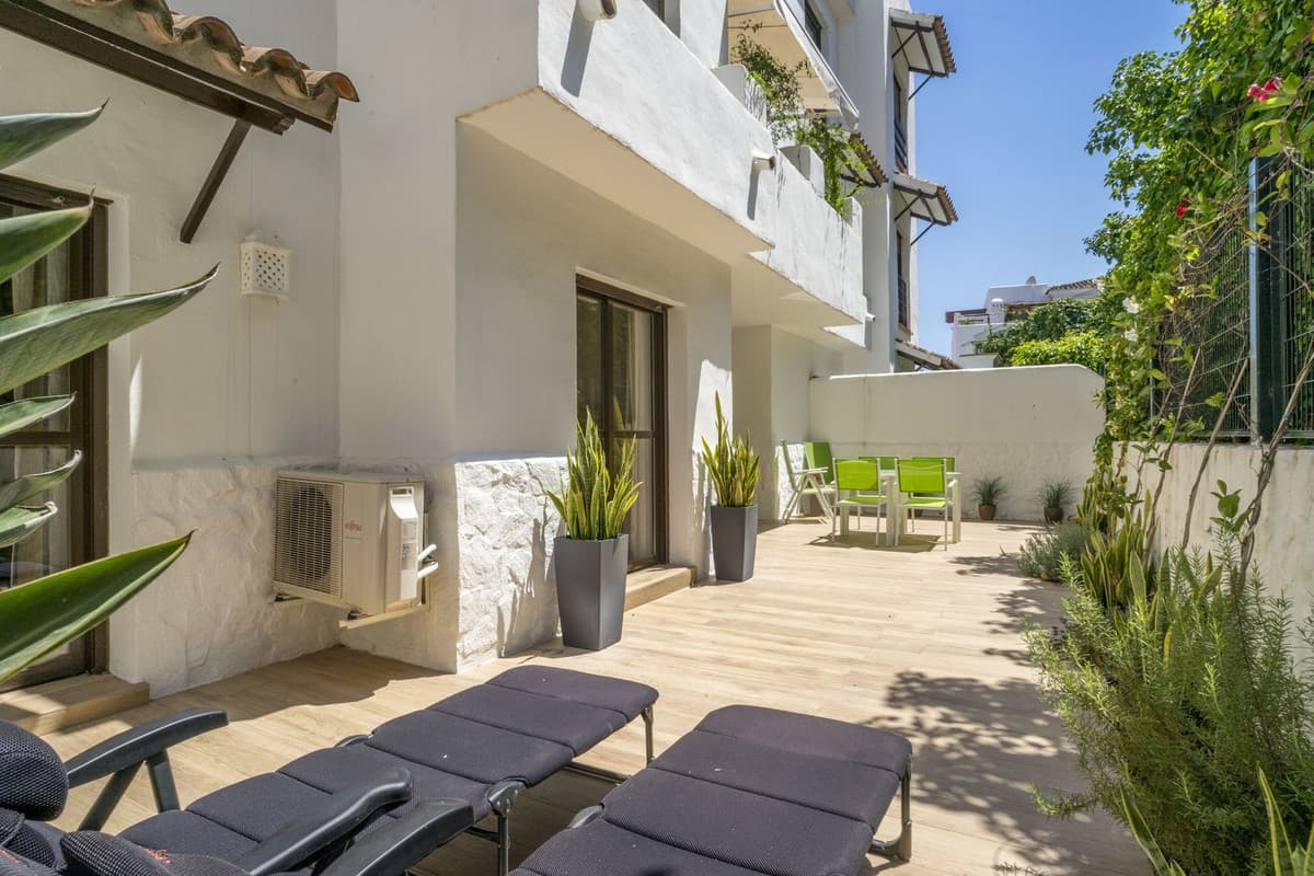 Ground Floor Apartment in Estepona — photo 3 of 10