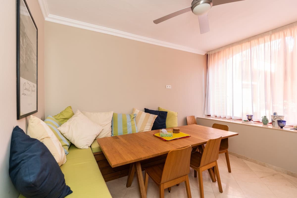 Middle Floor Apartment in Elviria — photo 2 of 10