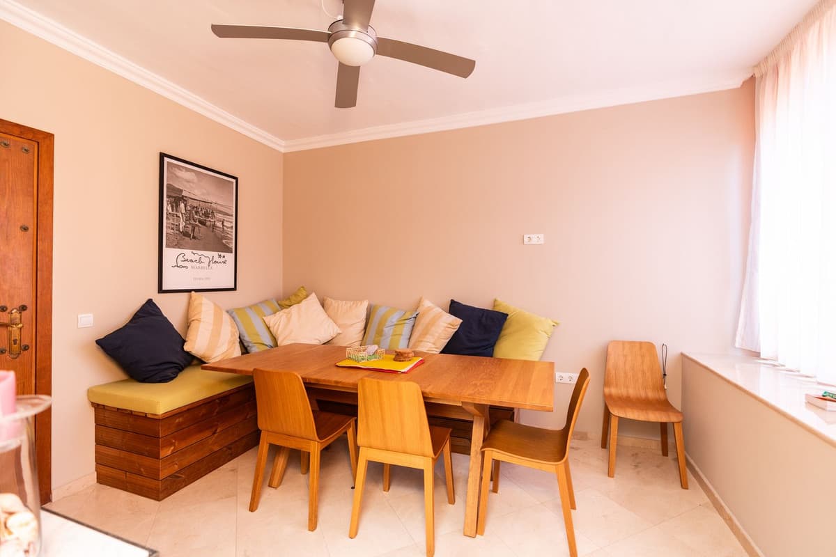 Middle Floor Apartment in Elviria — photo 7 of 10