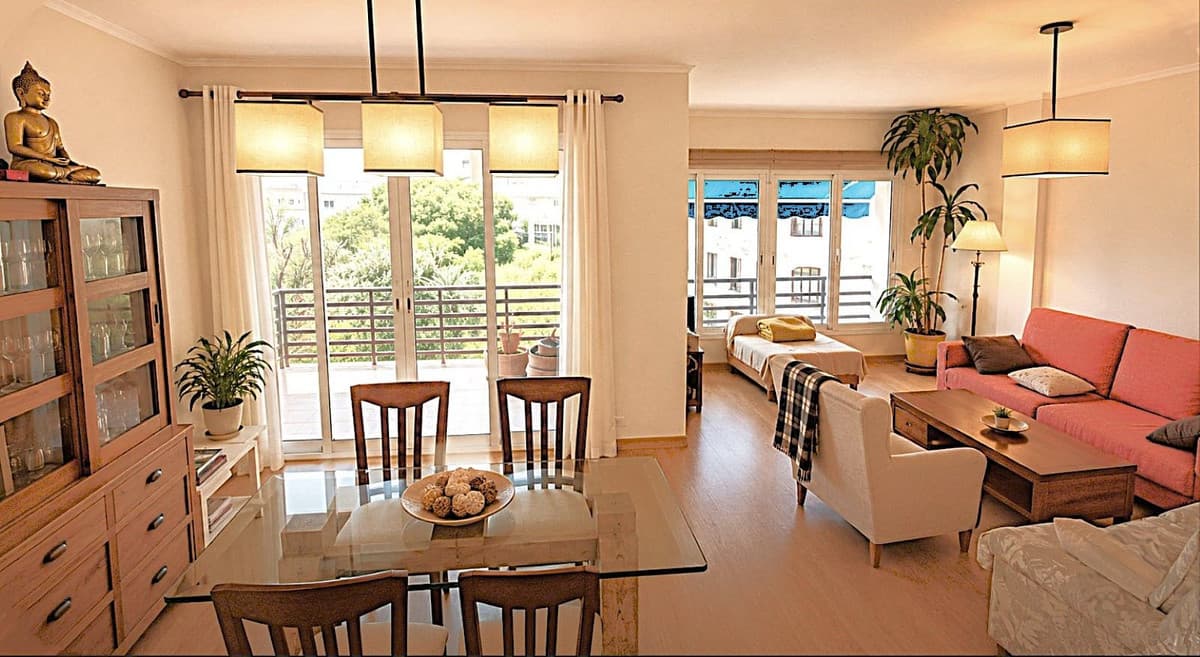 Middle Floor Apartment in Malagueta — photo 5 of 10