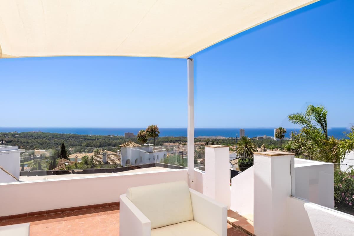 Detached Villa in Elviria — photo 2 of 7