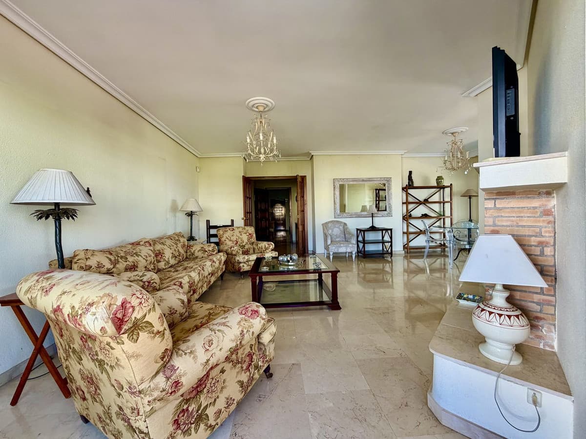 Middle Floor Apartment in San Pedro de Alcántara — photo 6 of 10