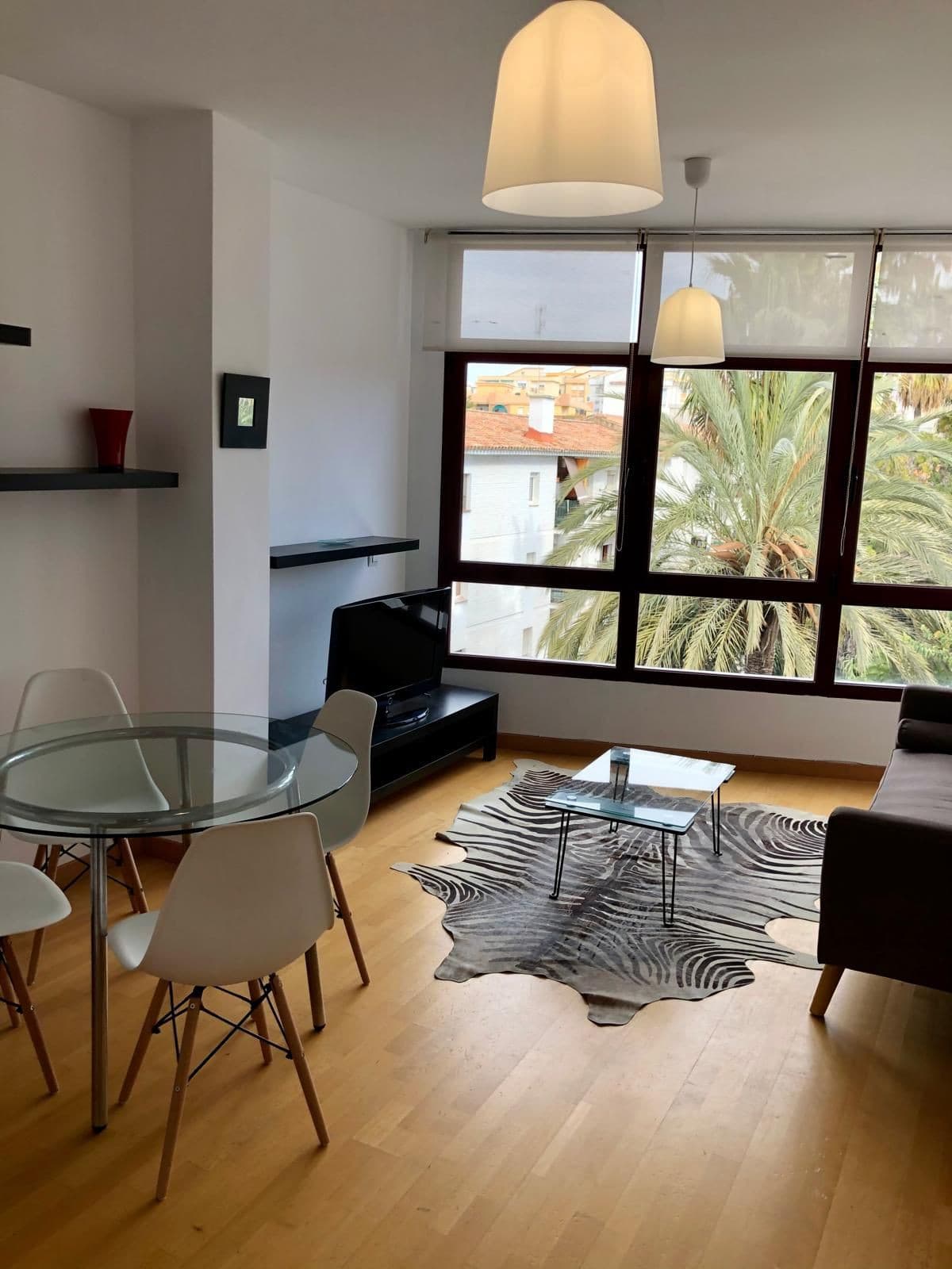 Middle Floor Apartment in Estepona — photo 2 of 10