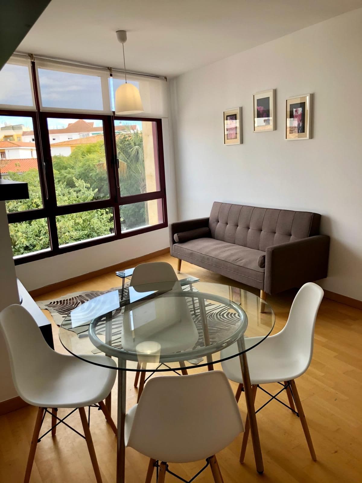 Middle Floor Apartment in Estepona — photo 4 of 10