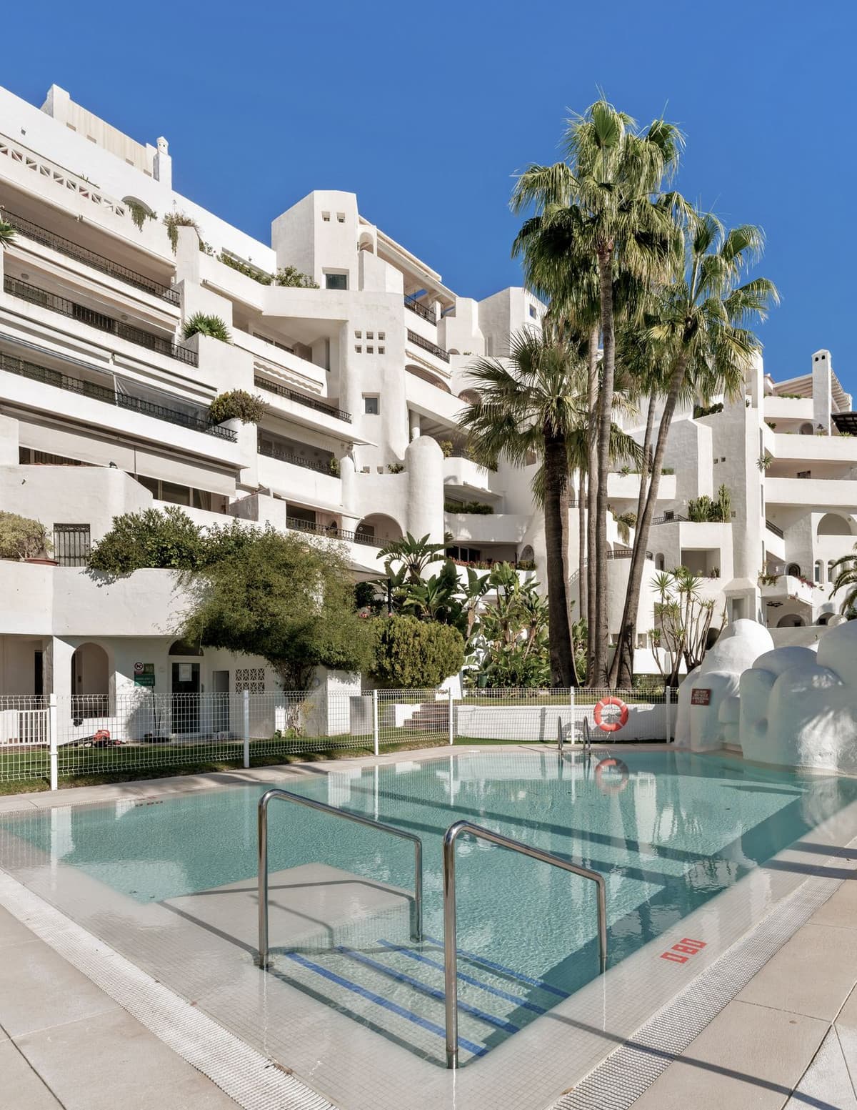 Middle Floor Apartment in Torremolinos — photo 5 of 10