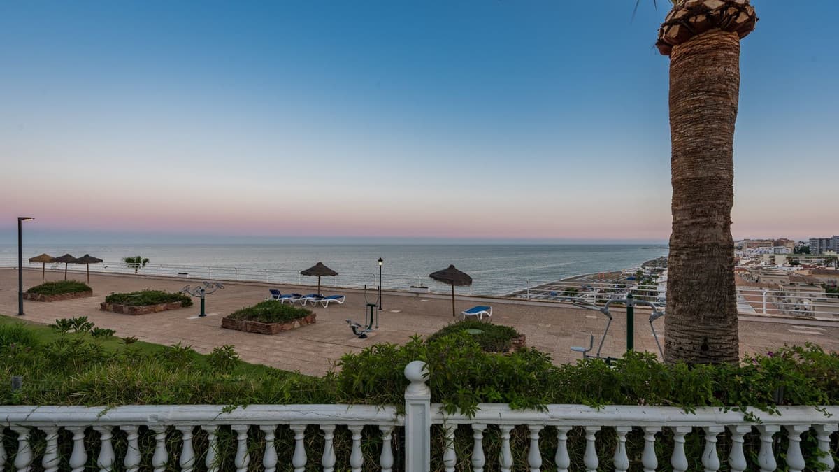 Middle Floor Apartment in Torremolinos — photo 8 of 10