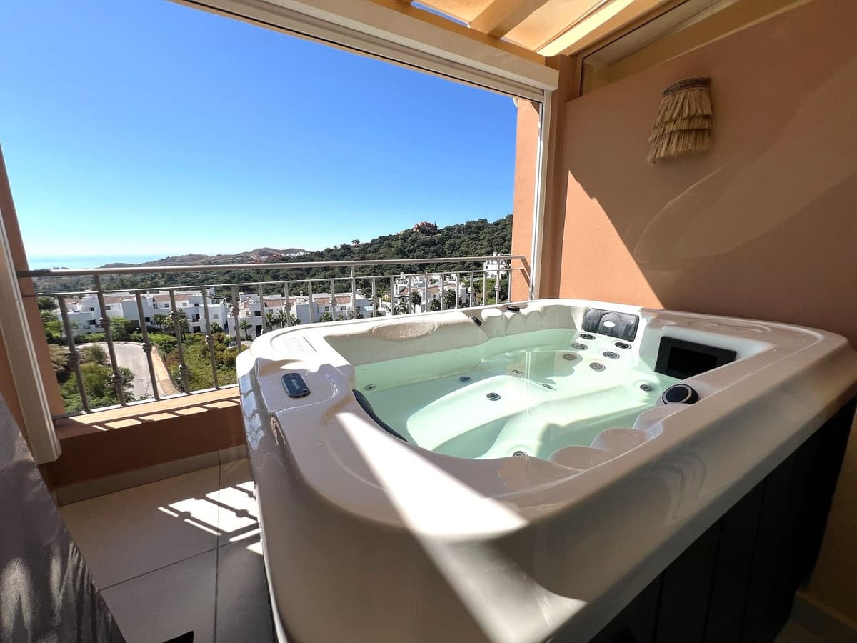 Townhouse in La Mairena — photo 1 of 10