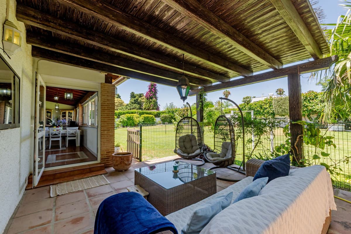 Detached Villa in San Pedro de Alcántara — photo 1 of 10