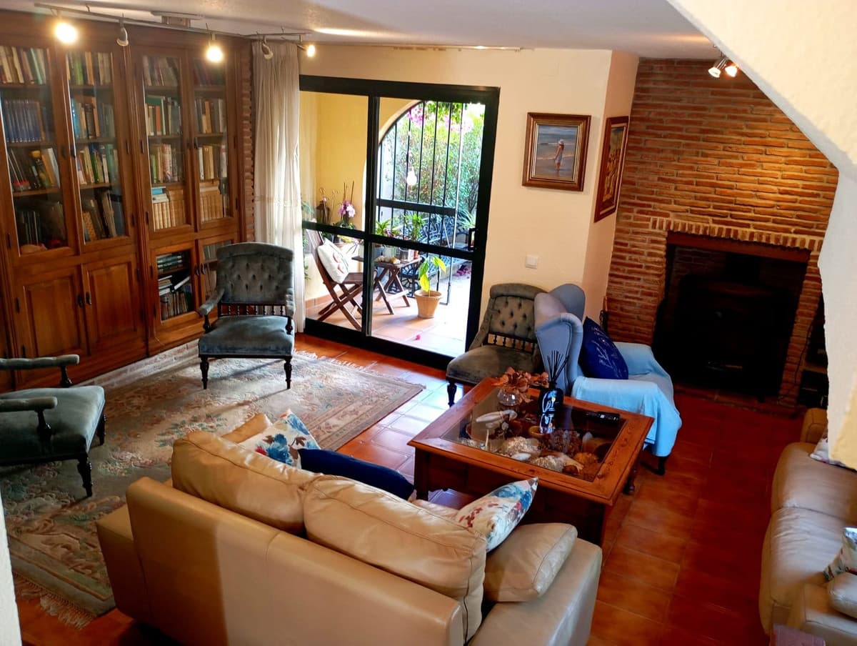 Semi-Detached House in Casares Playa — photo 2 of 10