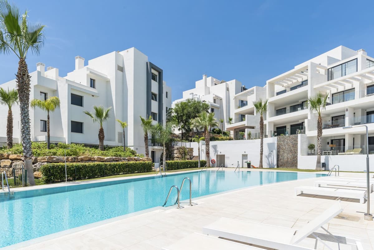 Ground Floor Apartment in Estepona — photo 1 of 10