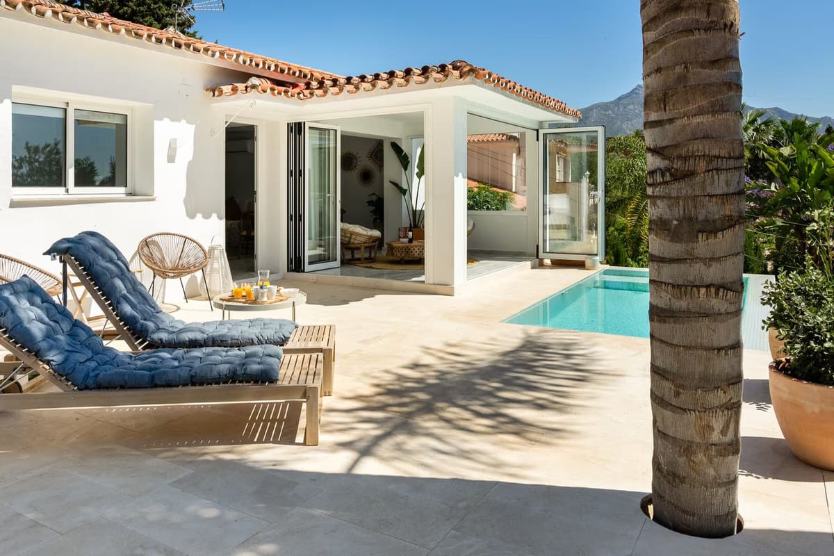 Detached Villa in La Campana — photo 1 of 10