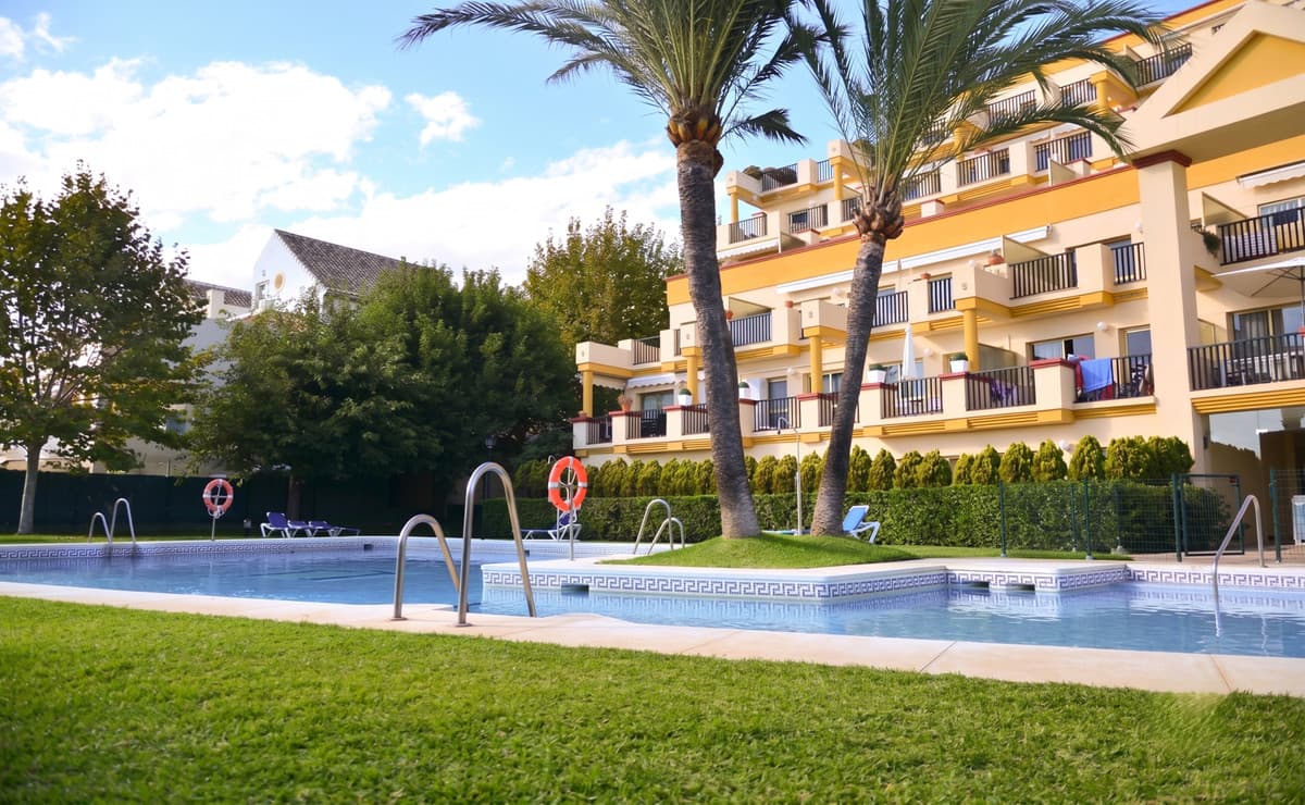 Ground Floor Apartment in Elviria — photo 4 of 10