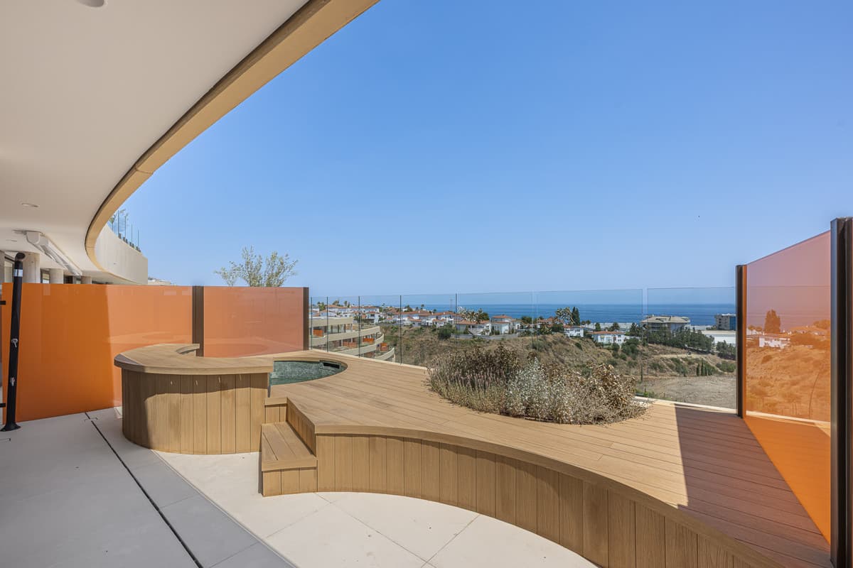 Middle Floor Apartment in Fuengirola — photo 1 of 10