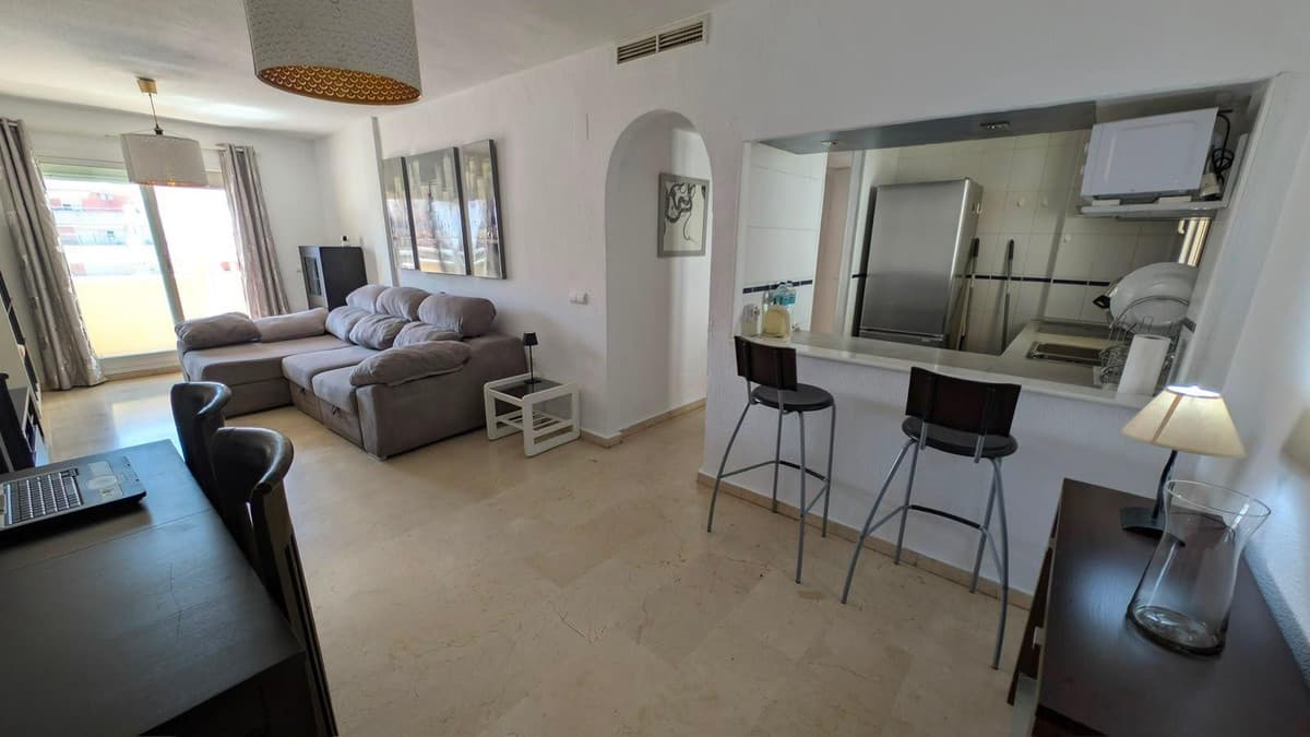 Middle Floor Apartment in Torrequebrada — photo 2 of 10