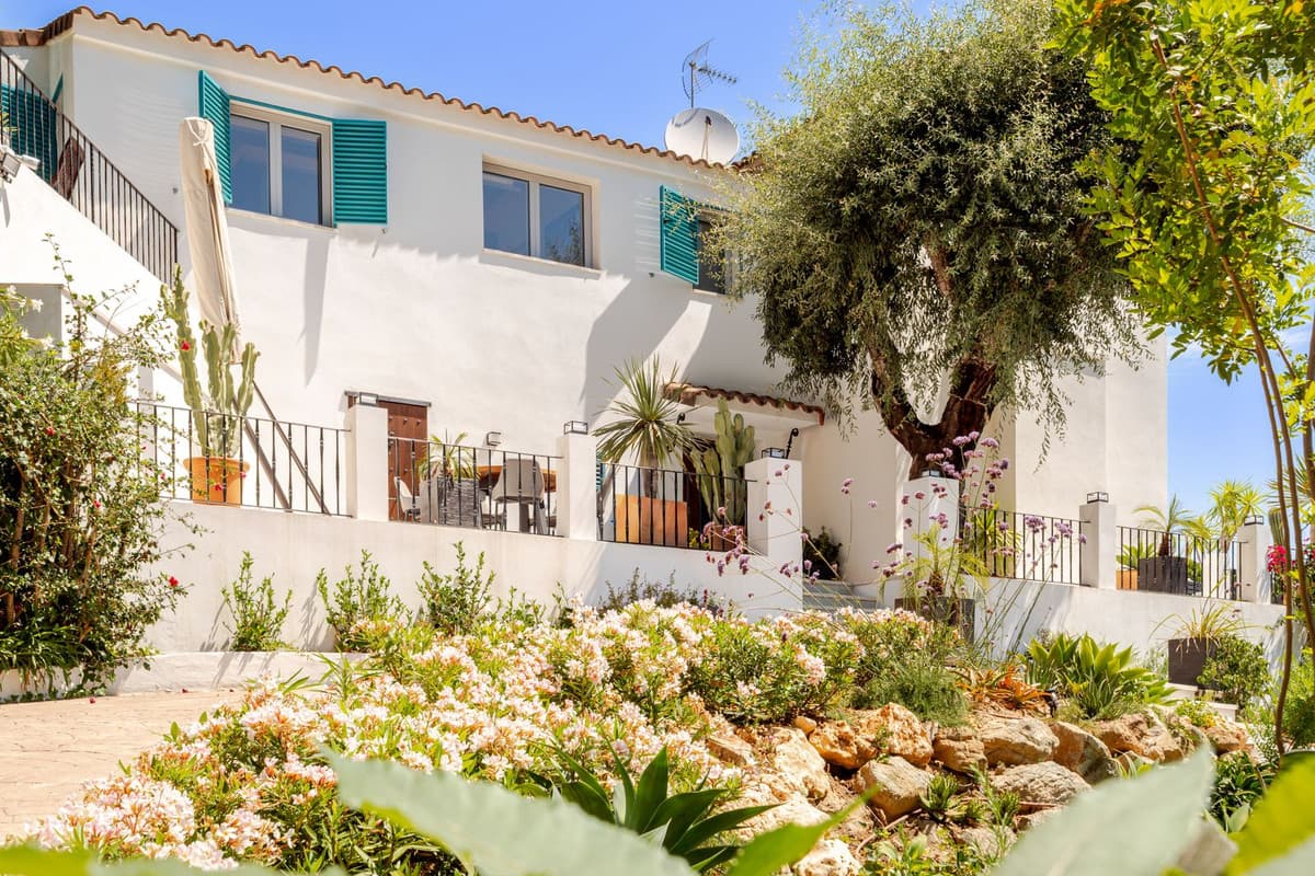 Detached Villa in El Madroñal — photo 3 of 10