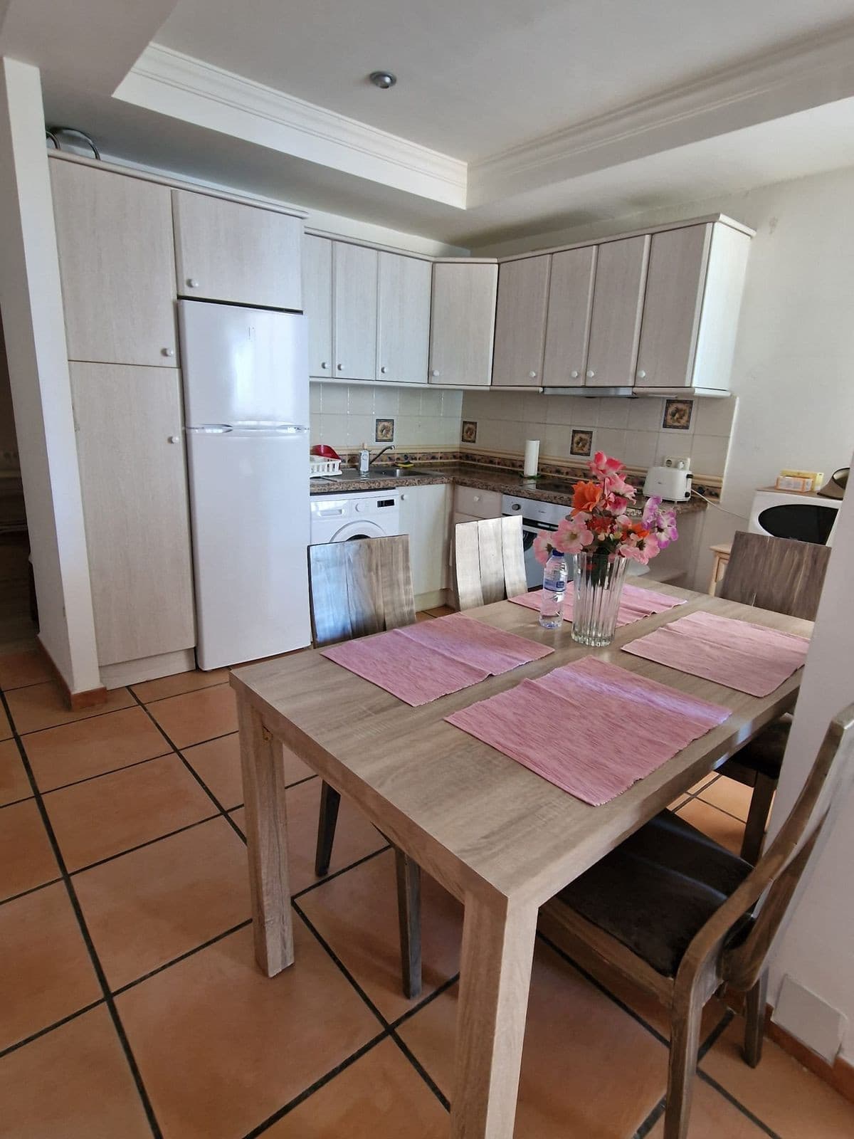 Middle Floor Apartment in Estepona — photo 4 of 10