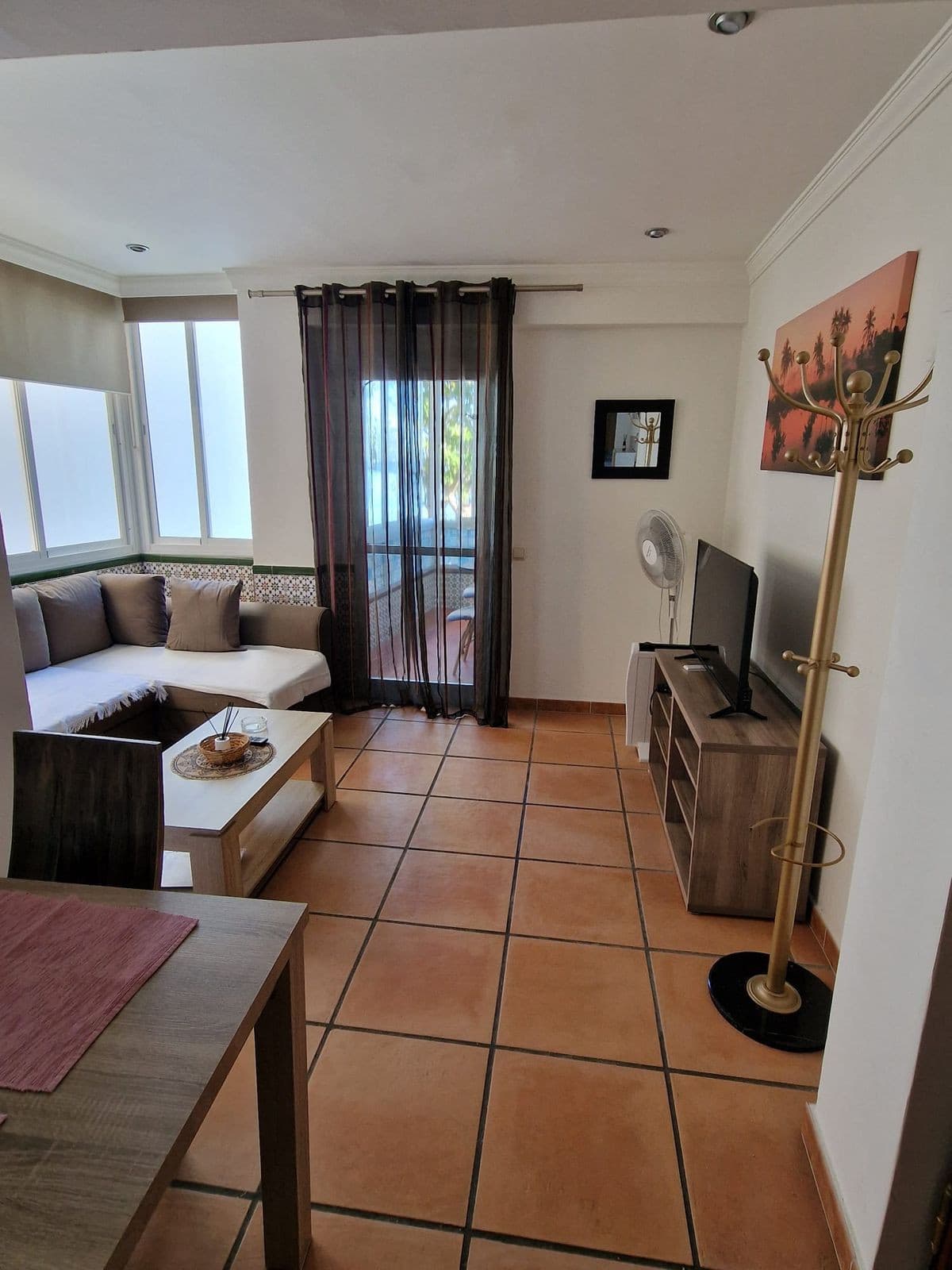 Middle Floor Apartment in Estepona — photo 5 of 10