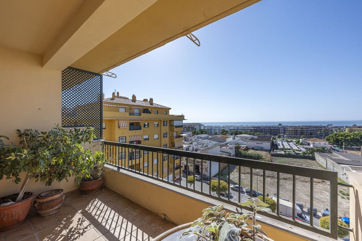 Middle Floor Apartment in San Pedro de Alcántara — photo 4 of 10