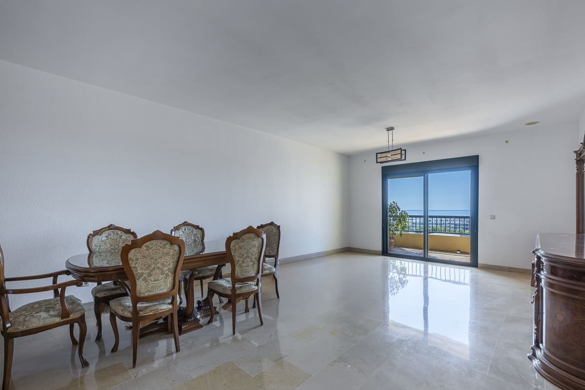Middle Floor Apartment in San Pedro de Alcántara — photo 9 of 10