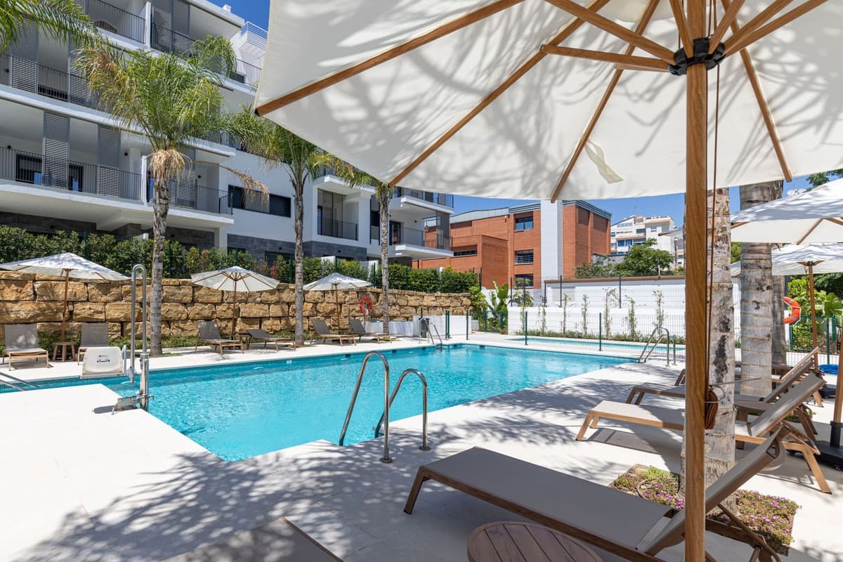 Middle Floor Apartment in Estepona — photo 9 of 10