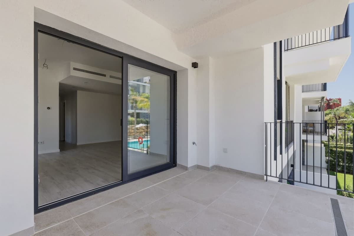 Middle Floor Apartment in Estepona — photo 10 of 10