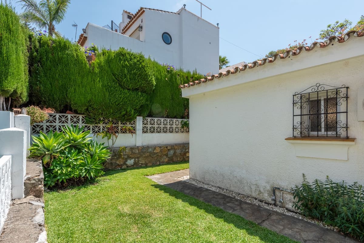 Detached Villa in Nueva Andalucía — photo 4 of 10