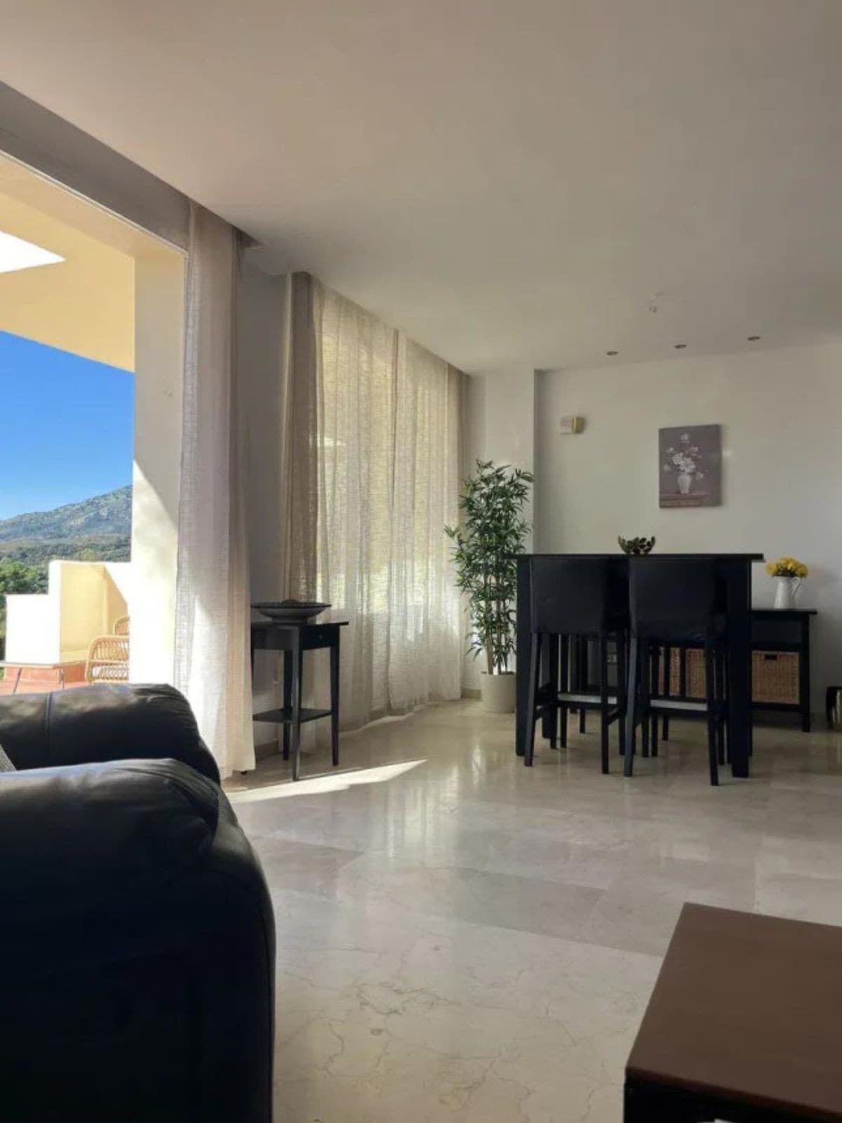Ground Floor Apartment in Benahavís — photo 8 of 10