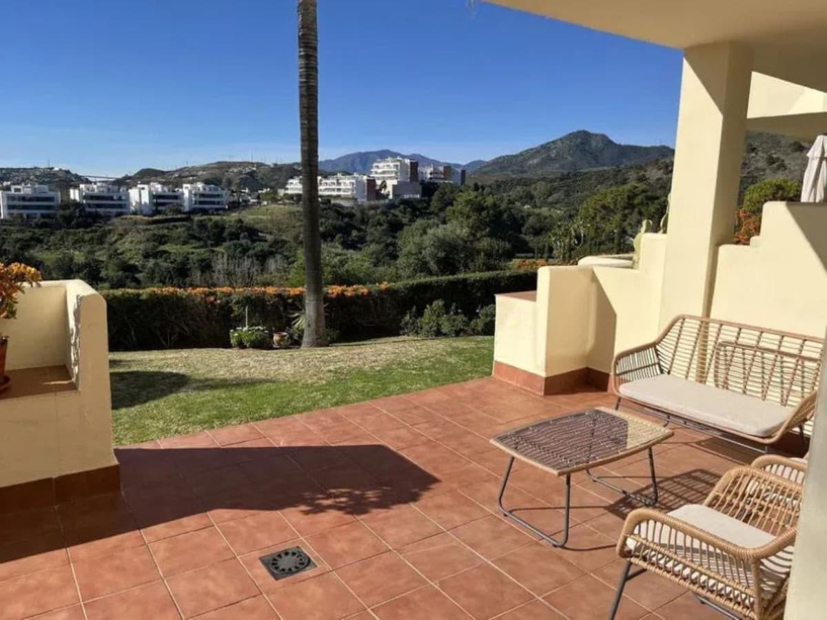 Ground Floor Apartment in Benahavís — photo 9 of 10