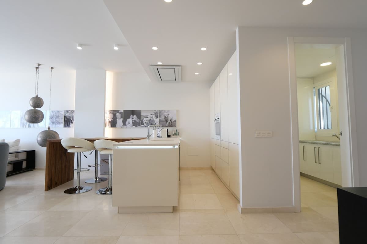 Top Floor Apartment in Puerto de Cabopino — photo 6 of 10