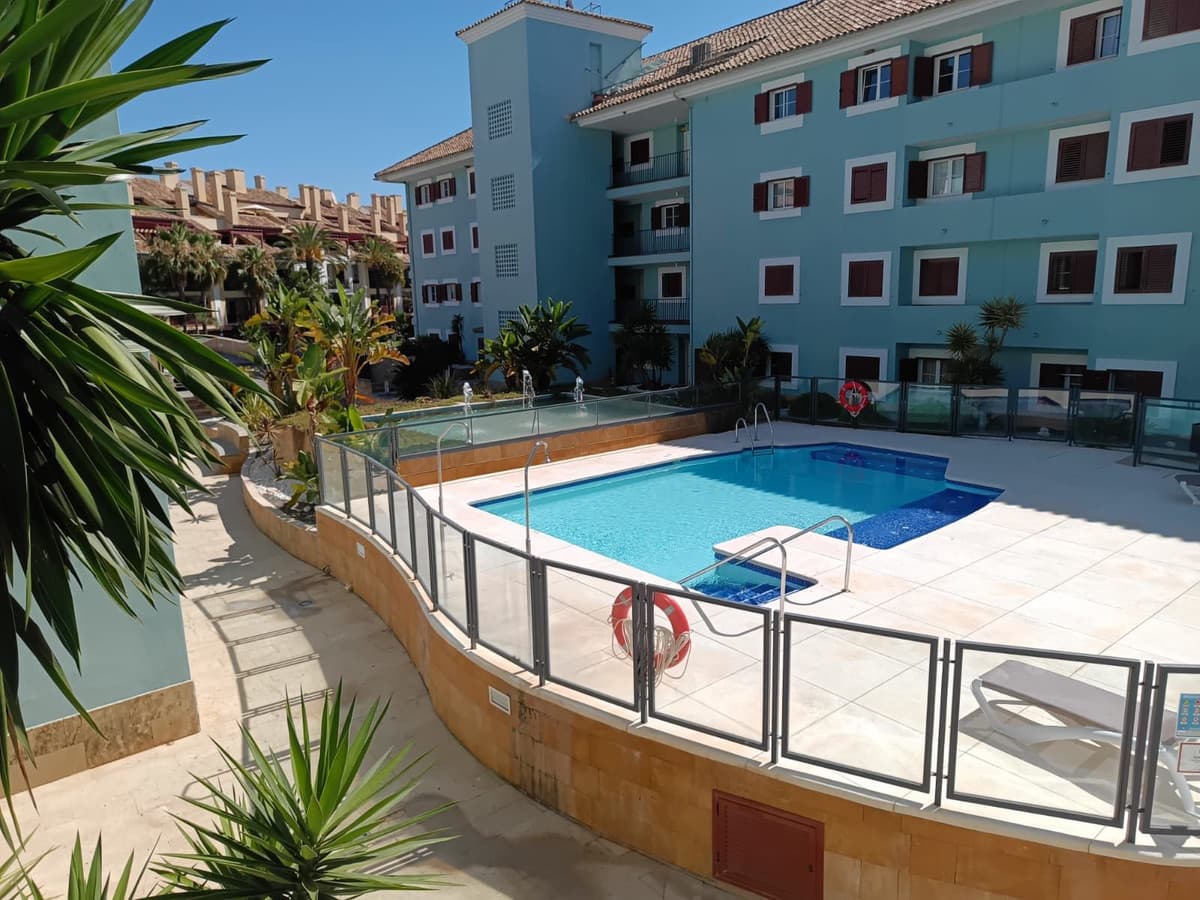 Middle Floor Apartment in Sotogrande — photo 1 of 10